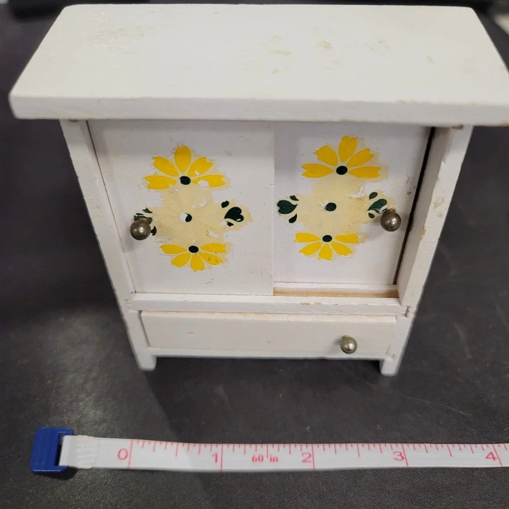 Dollhouse Mini 2 door cabinet with‎ drawer decorated with flowers